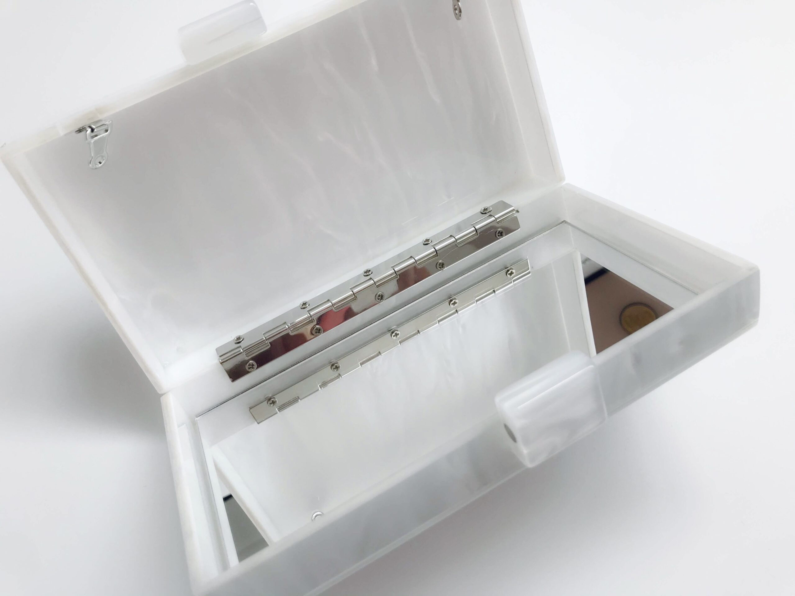 mrs pearl clutch bag